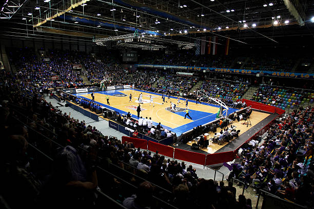 现出无可匹 现出无可匹